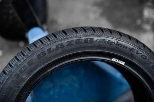 фото протектора и шины Ice Blazer Alpine EVO1 Шина Sailun ICE BLAZER Alpine EVO1 315/35 R20 110V